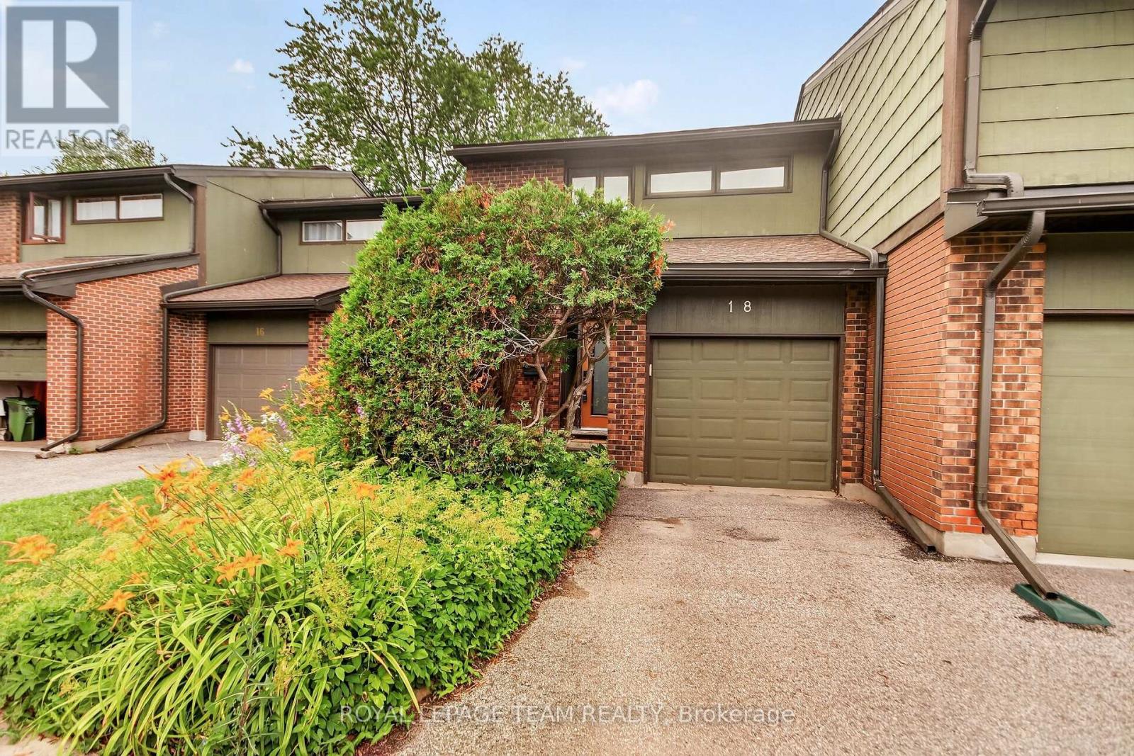 #9 18 CHISHOLM COURT - 1