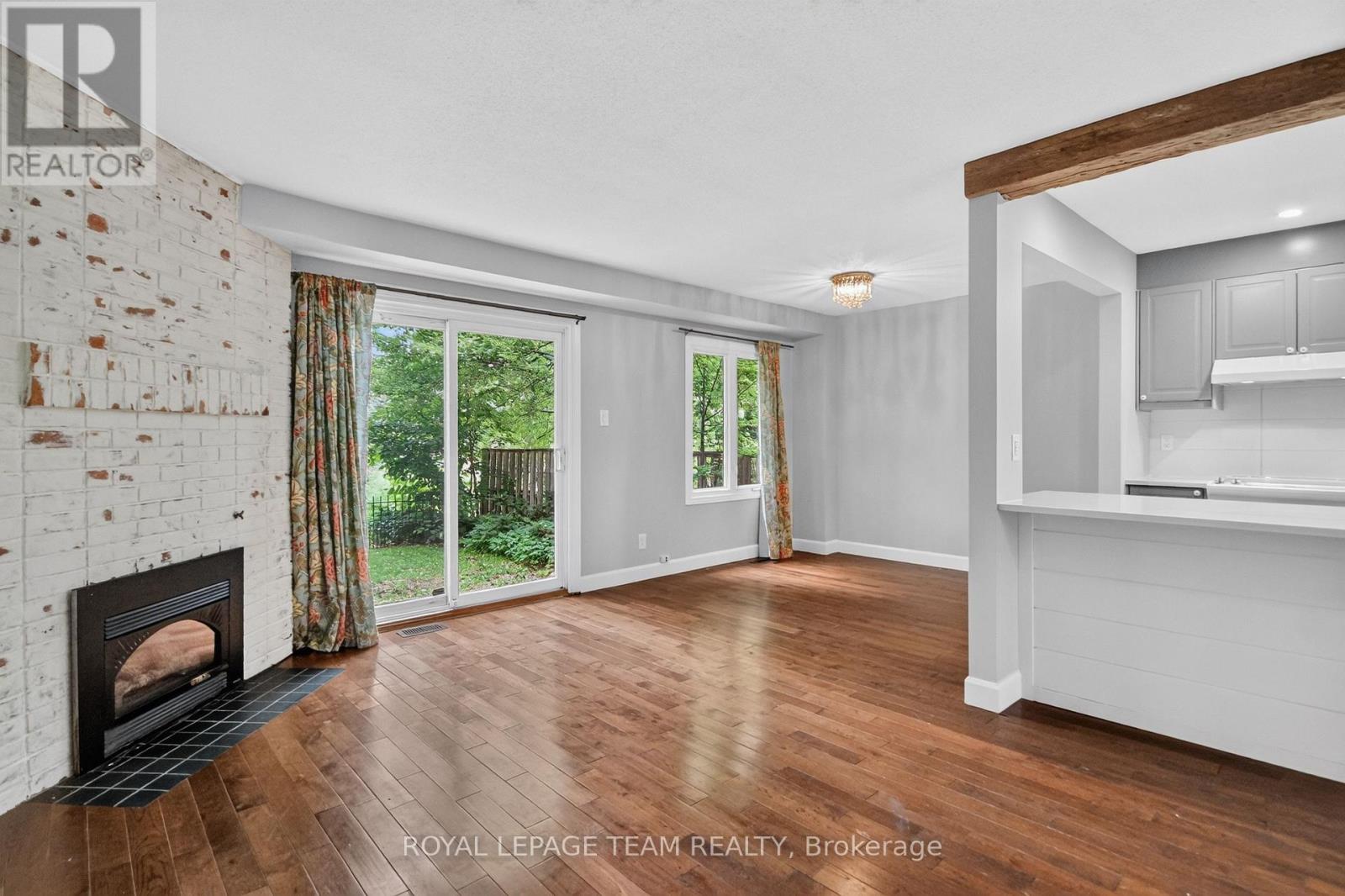 #9 18 CHISHOLM COURT - 10