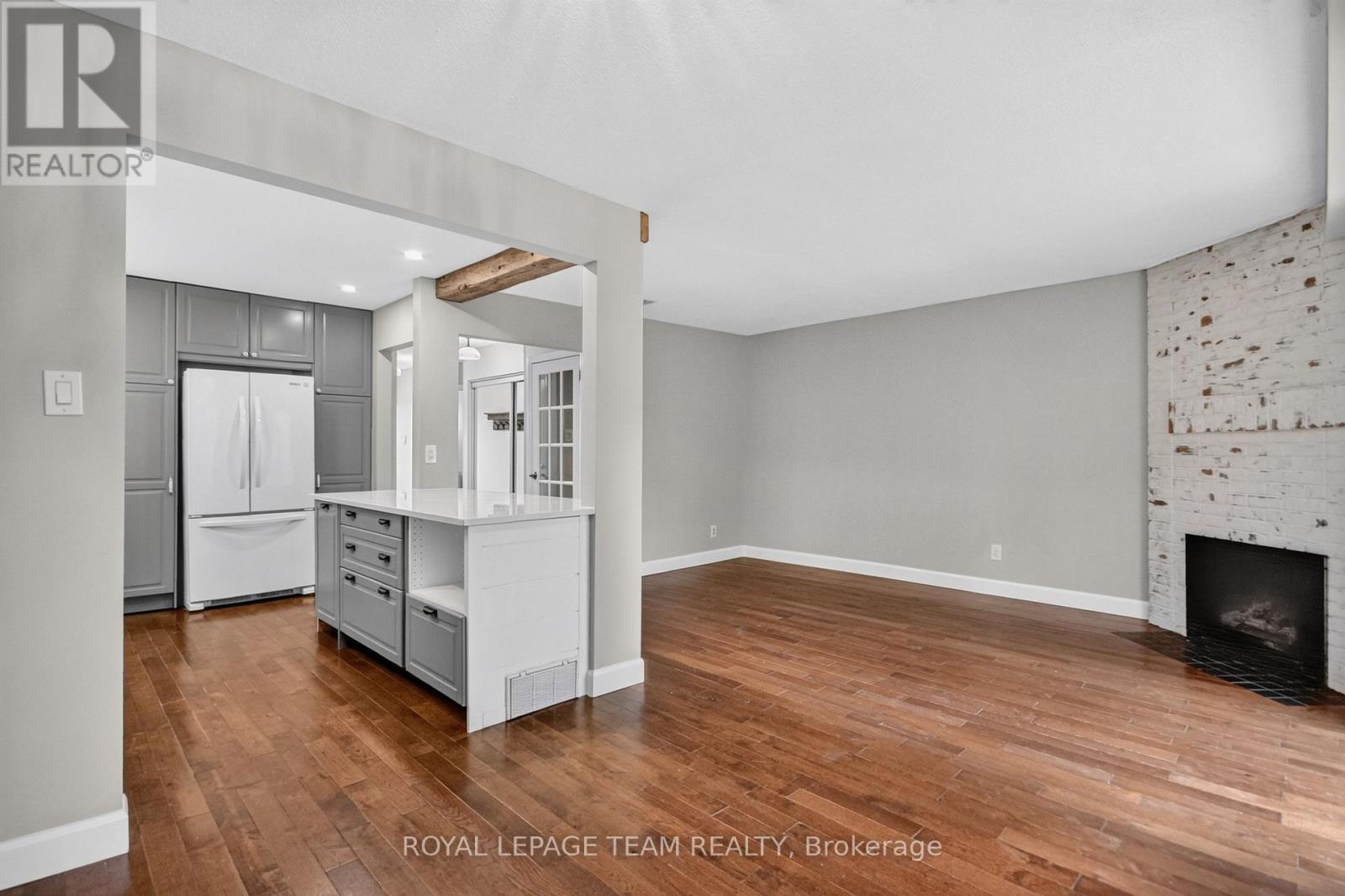 #9 18 CHISHOLM COURT - 13