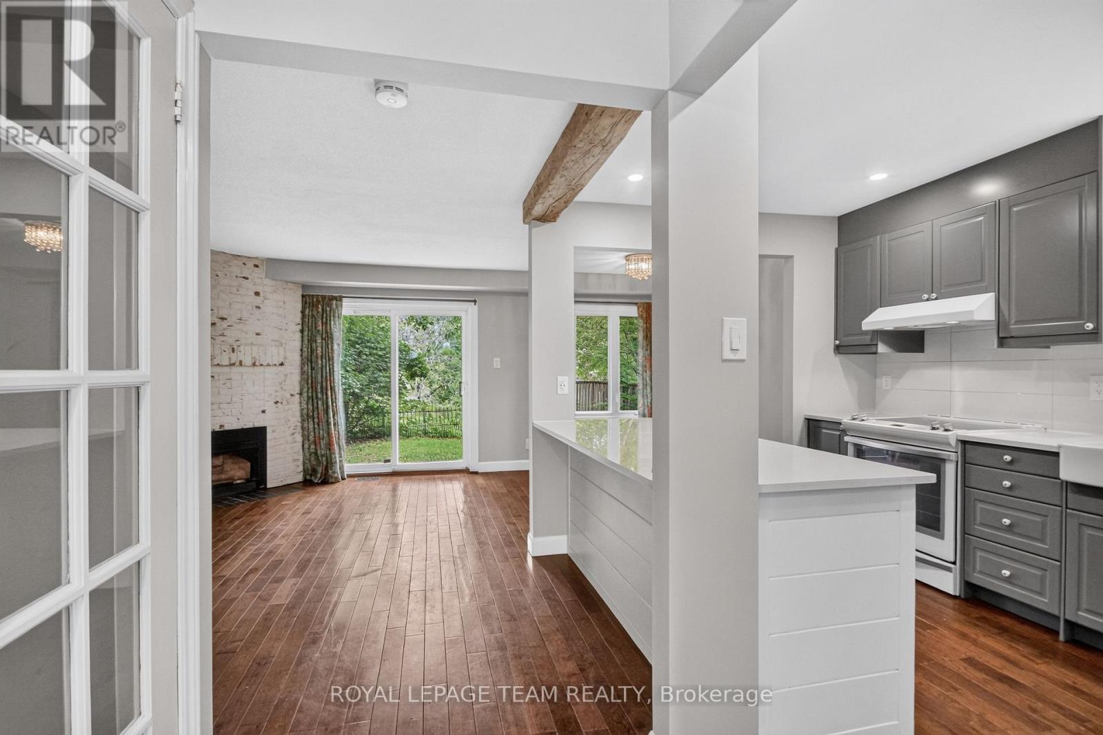 #9 18 CHISHOLM COURT - 14