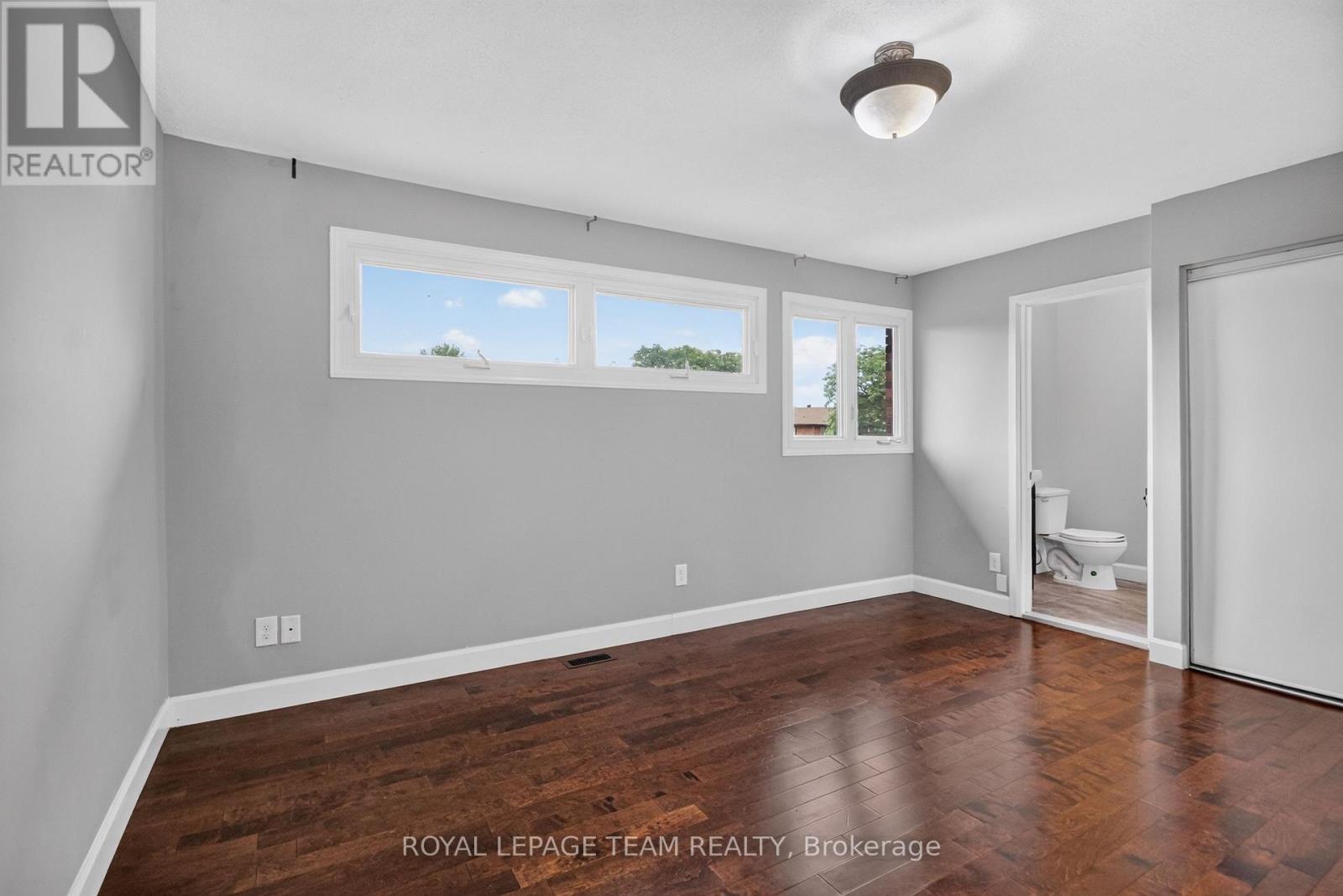 #9 18 CHISHOLM COURT - 26