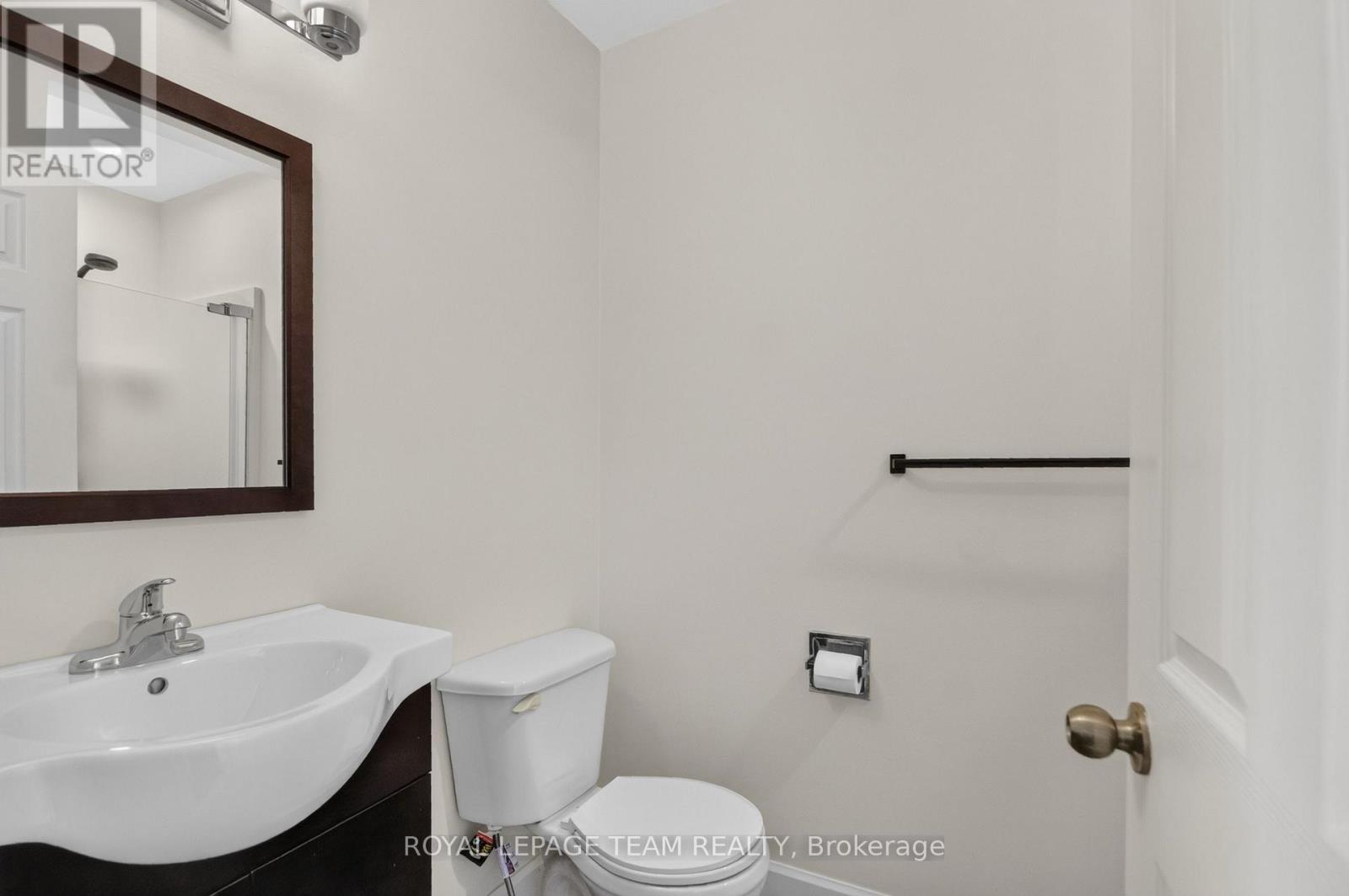 #9 18 CHISHOLM COURT - 28