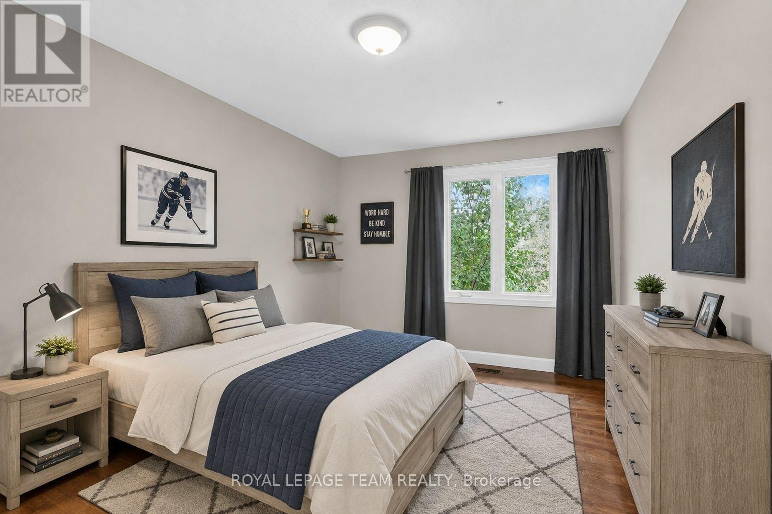 #9 18 CHISHOLM COURT - 30