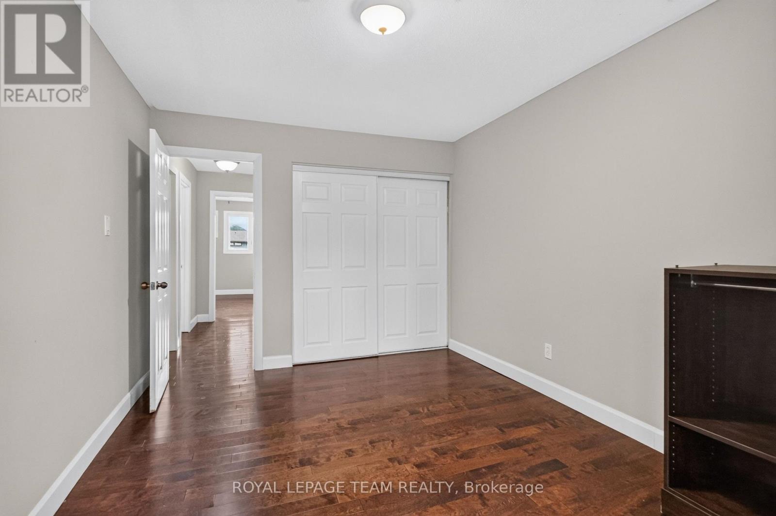 #9 18 CHISHOLM COURT - 31