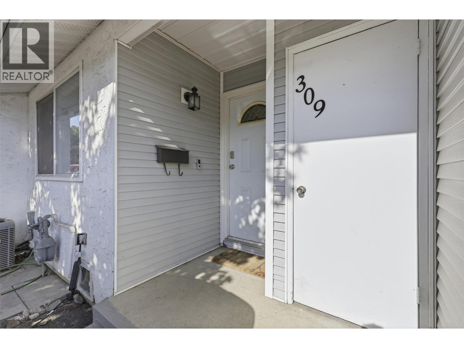 #309 1780 Springview Place - 3