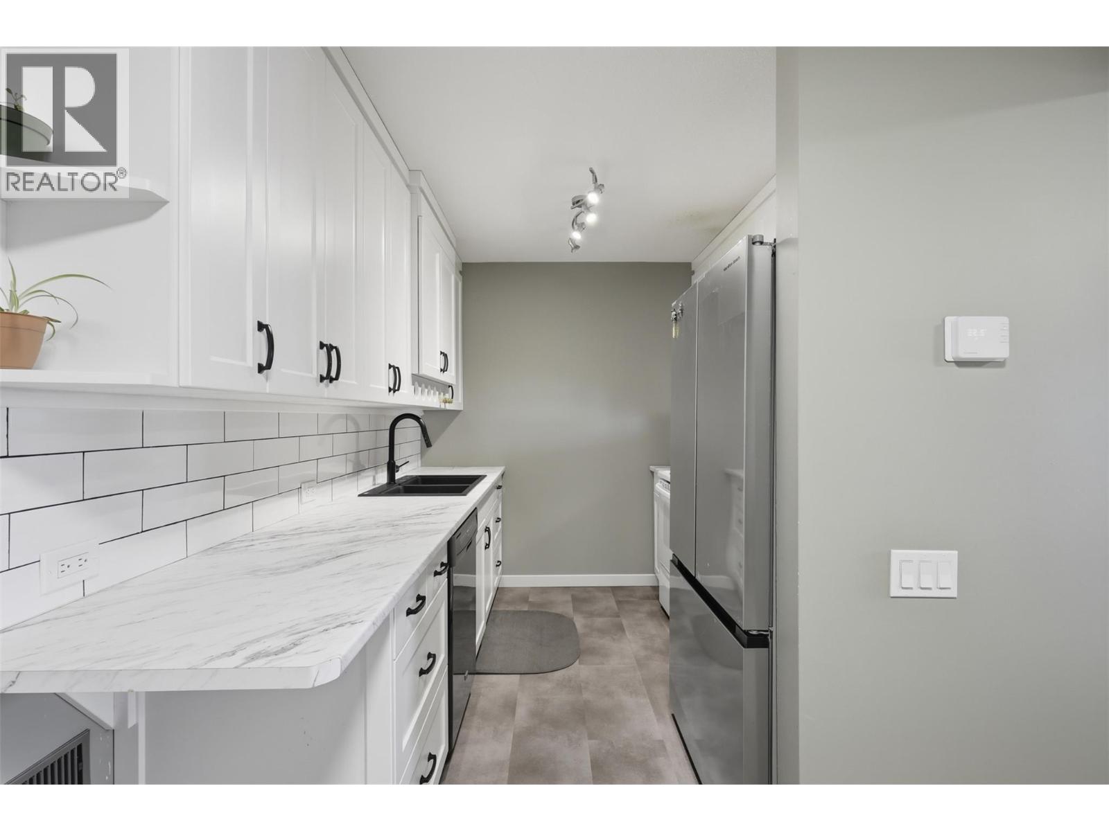 #309 1780 Springview Place - 25