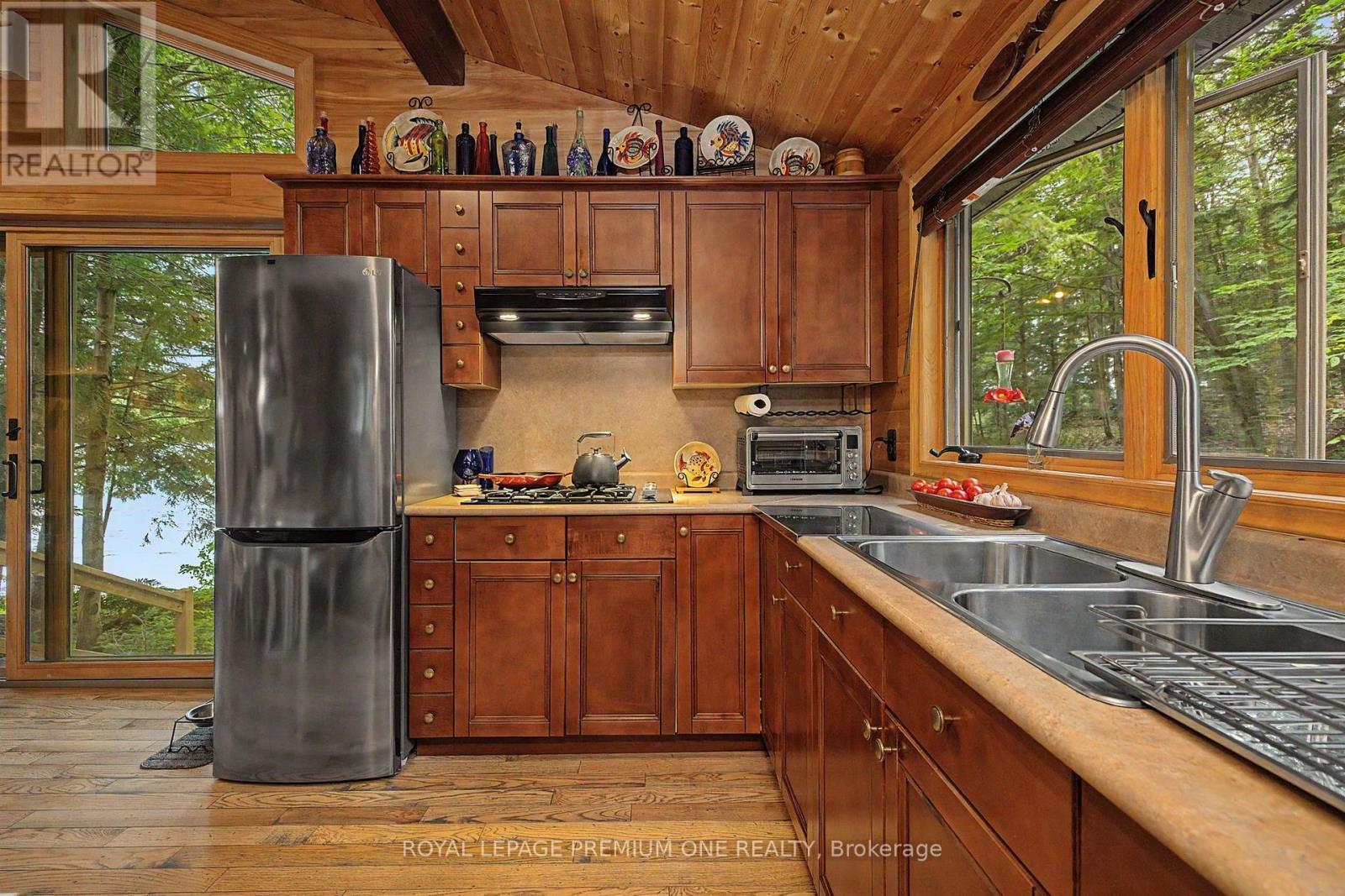 219 CRANE LAKE WATER - 19