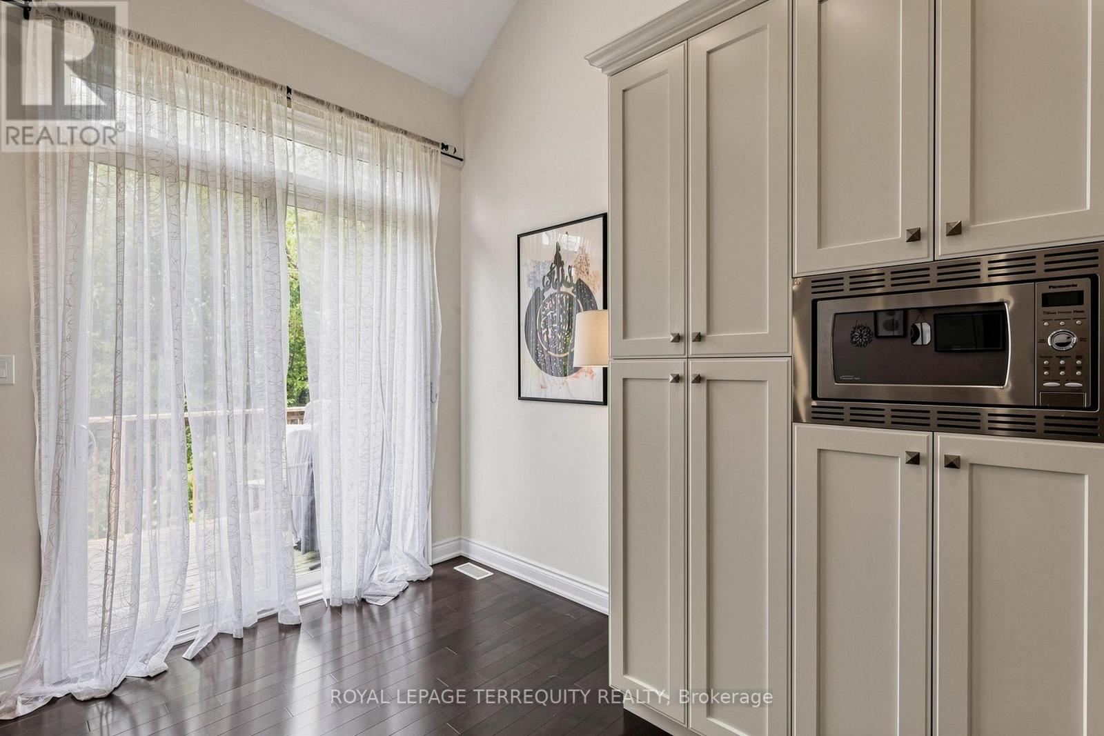 #12 1815 FAIRPORT ROAD - 10