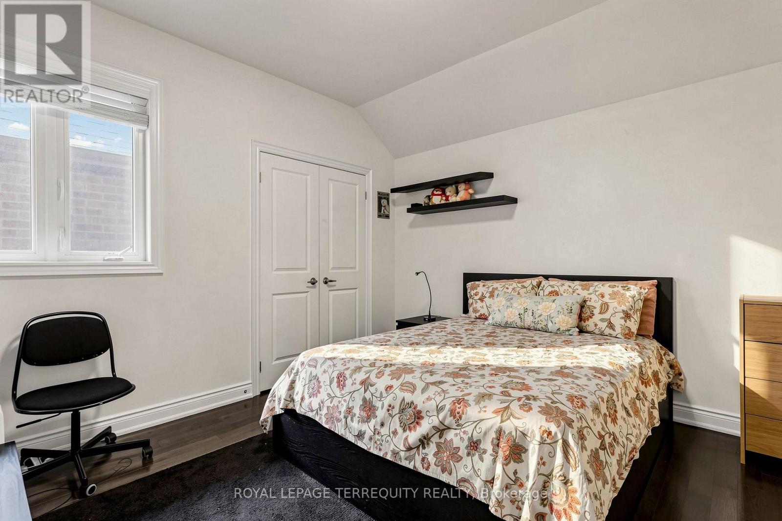 #12 1815 FAIRPORT ROAD - 29