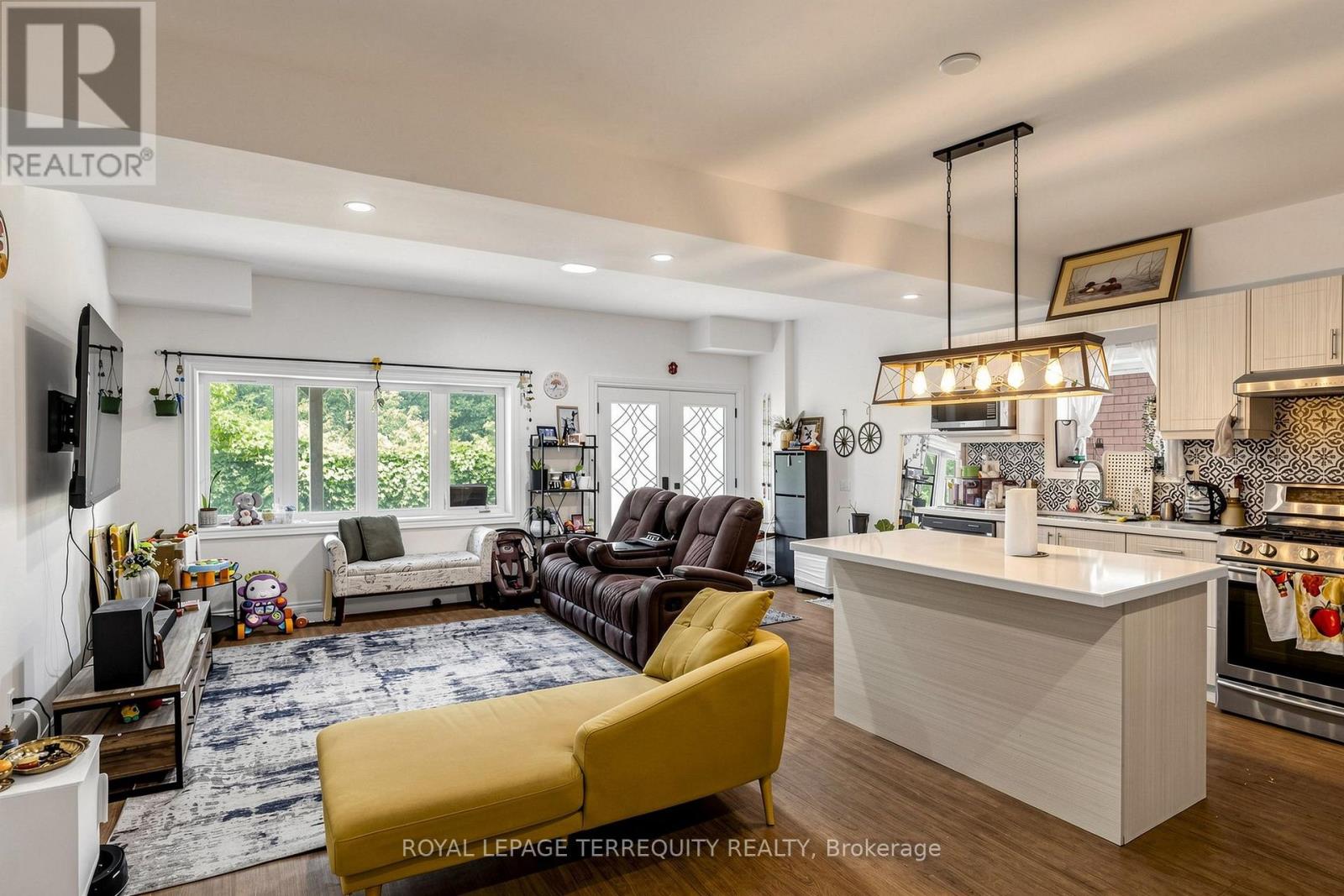 #12 1815 FAIRPORT ROAD - 35