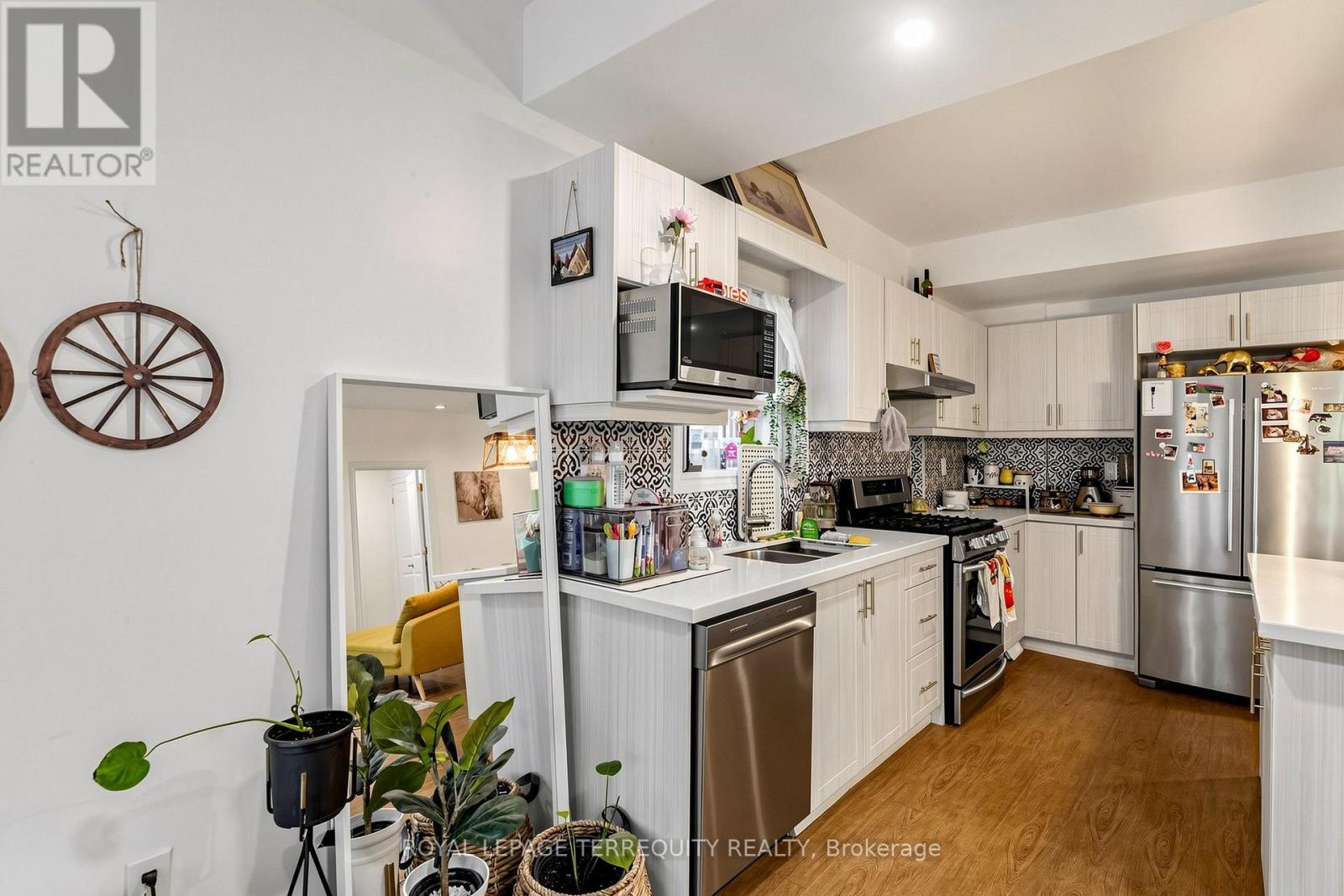 #12 1815 FAIRPORT ROAD - 38