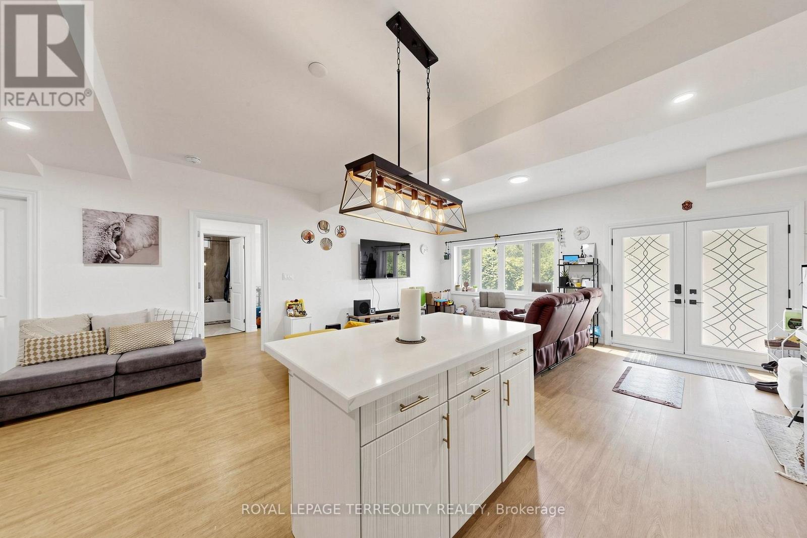 #12 1815 FAIRPORT ROAD - 39