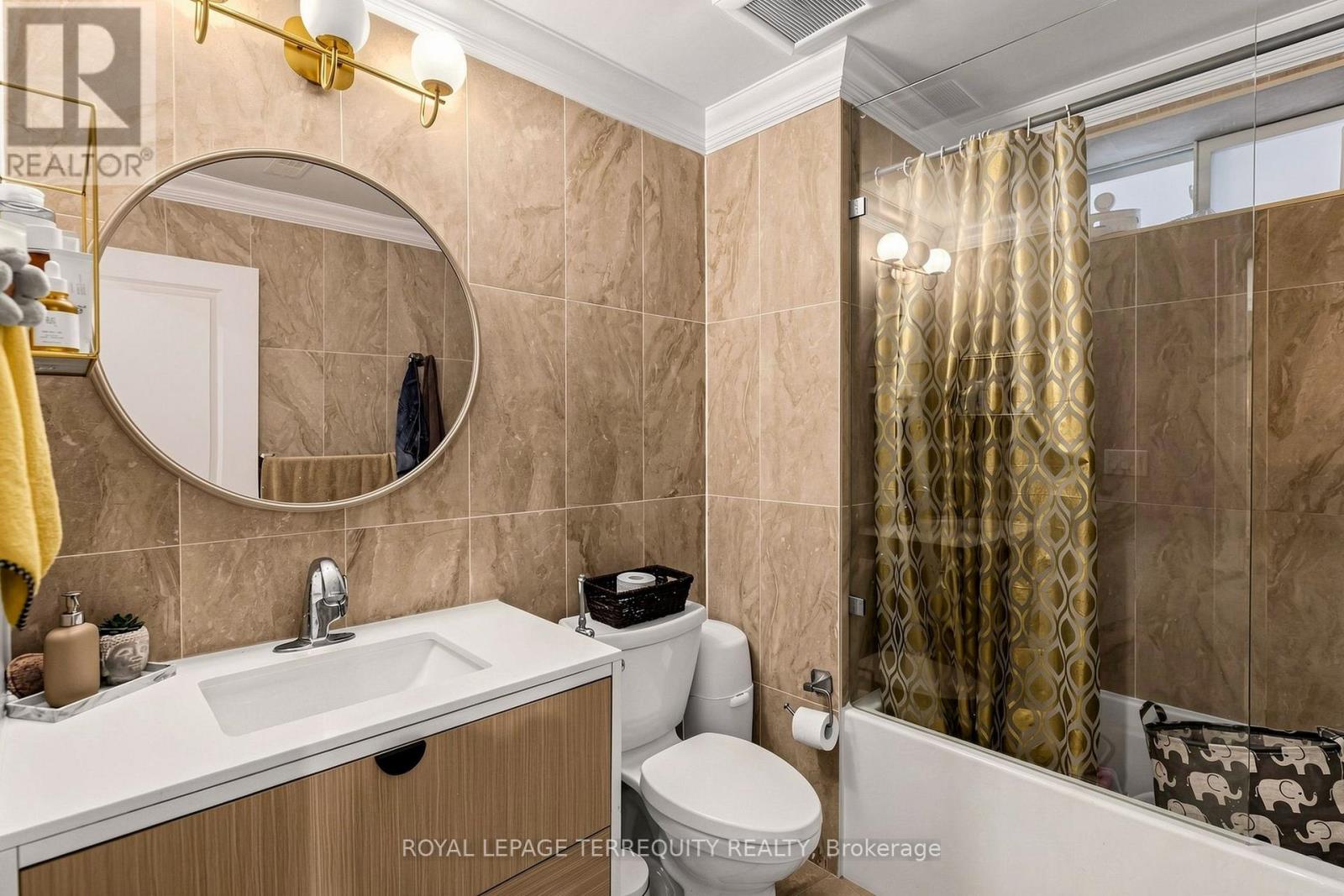 #12 1815 FAIRPORT ROAD - 41