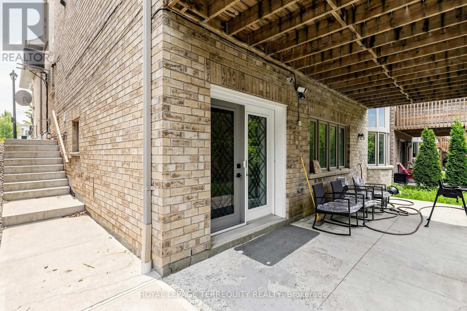 #12 1815 FAIRPORT ROAD - 46