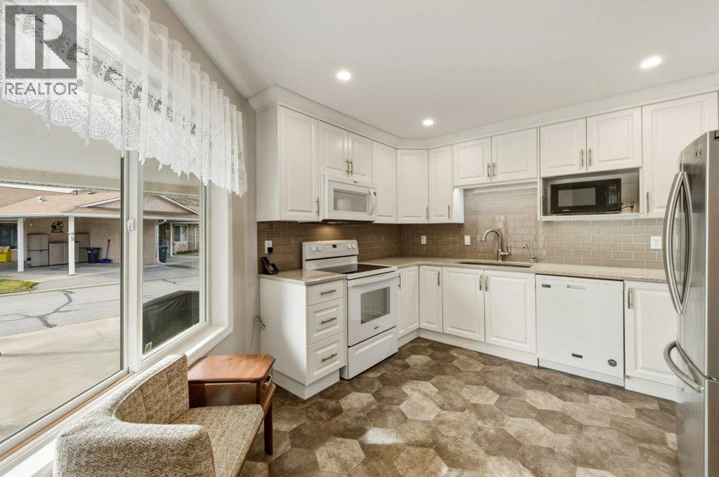 #18 115 REDWING Place - 4