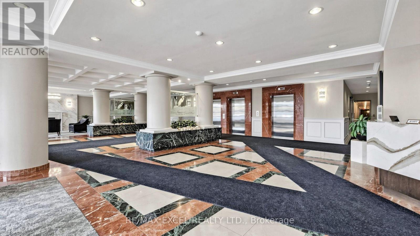 #718 11 TOWNSGATE DRIVE - Image 5
