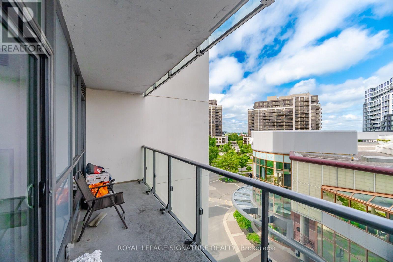 #615 10 DE BOERS DRIVE - 17