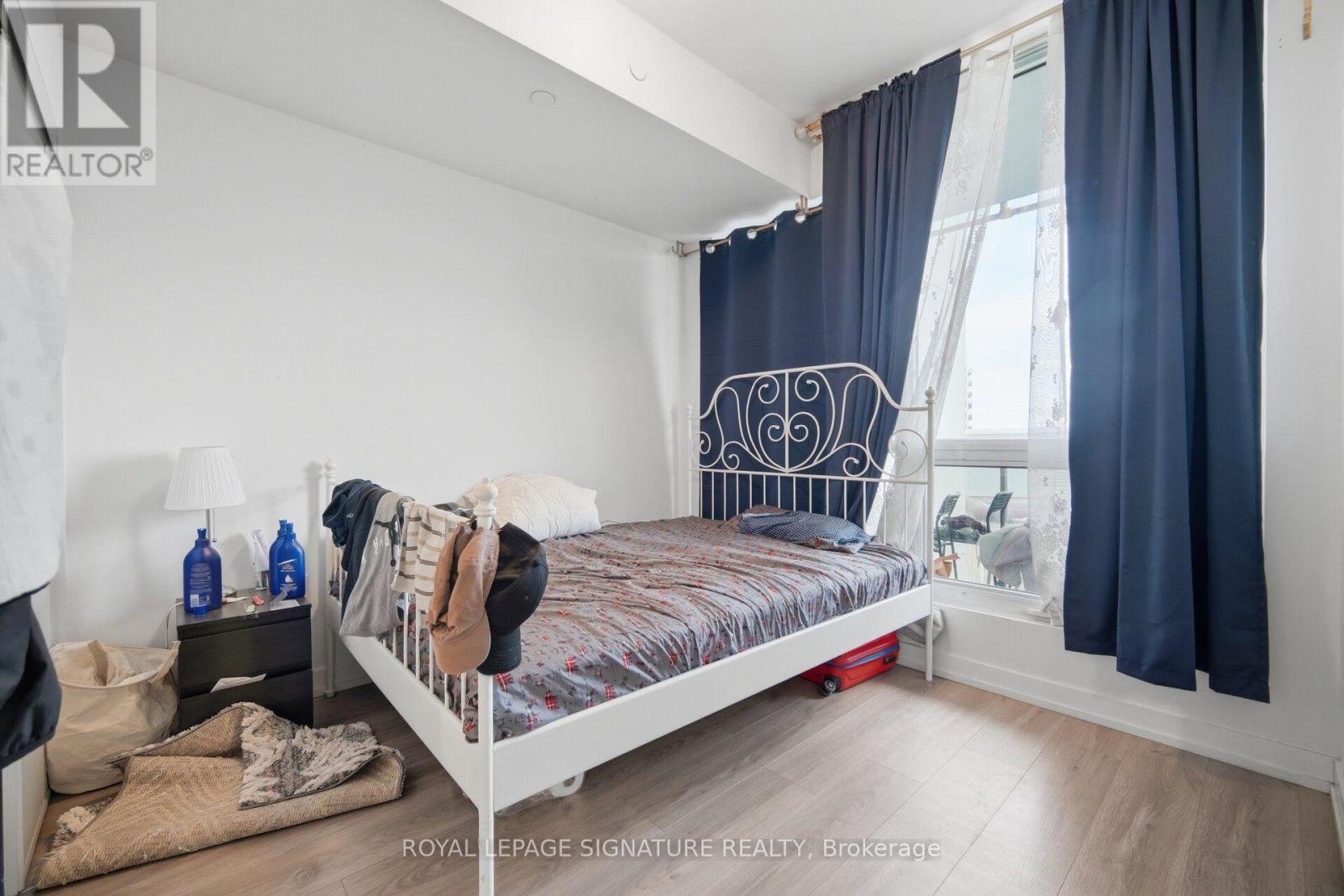 #615 10 DE BOERS DRIVE - 20