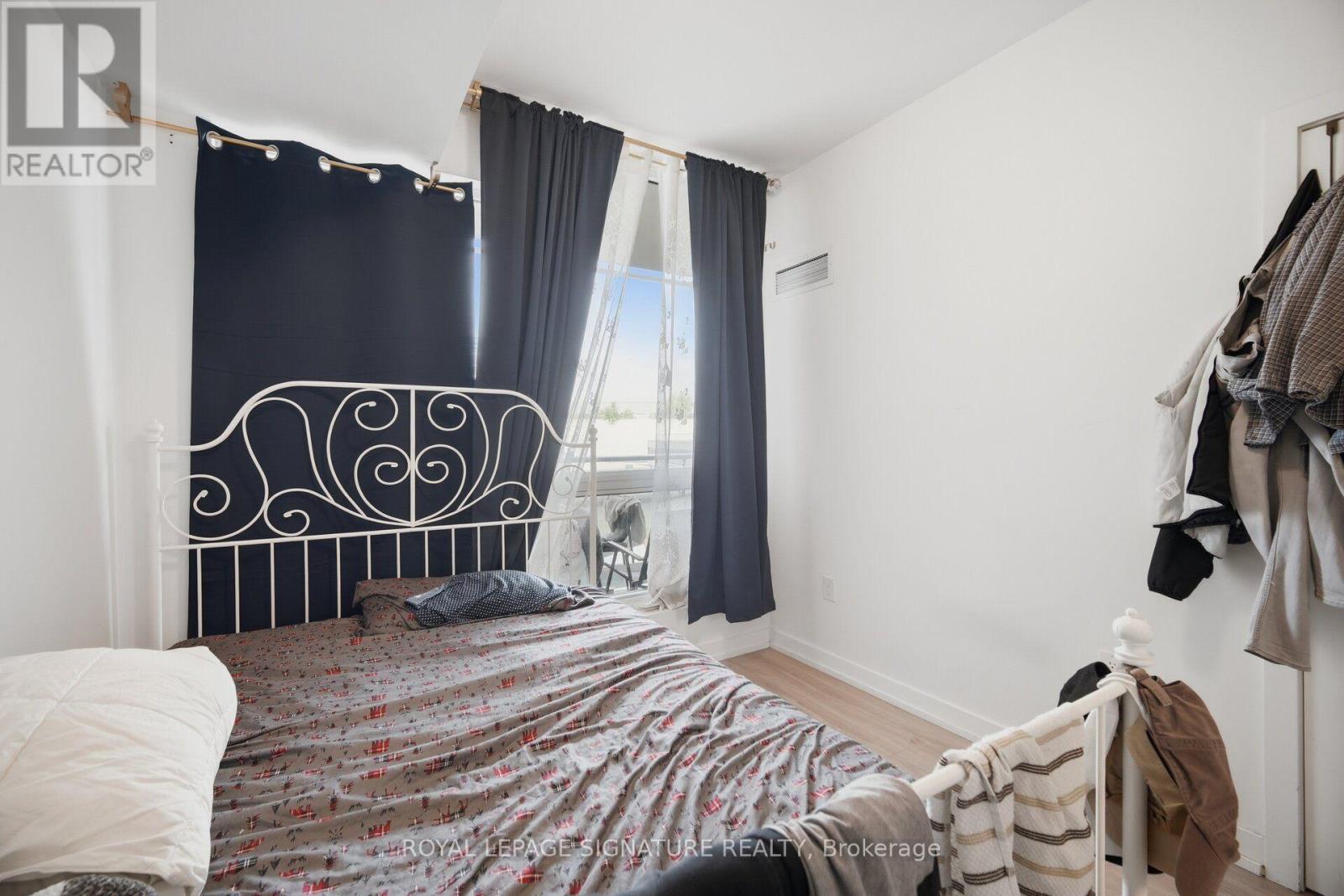 #615 10 DE BOERS DRIVE - 22