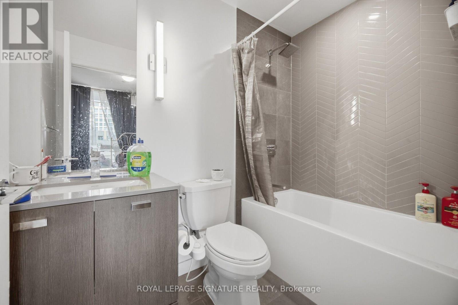 #615 10 DE BOERS DRIVE - 23