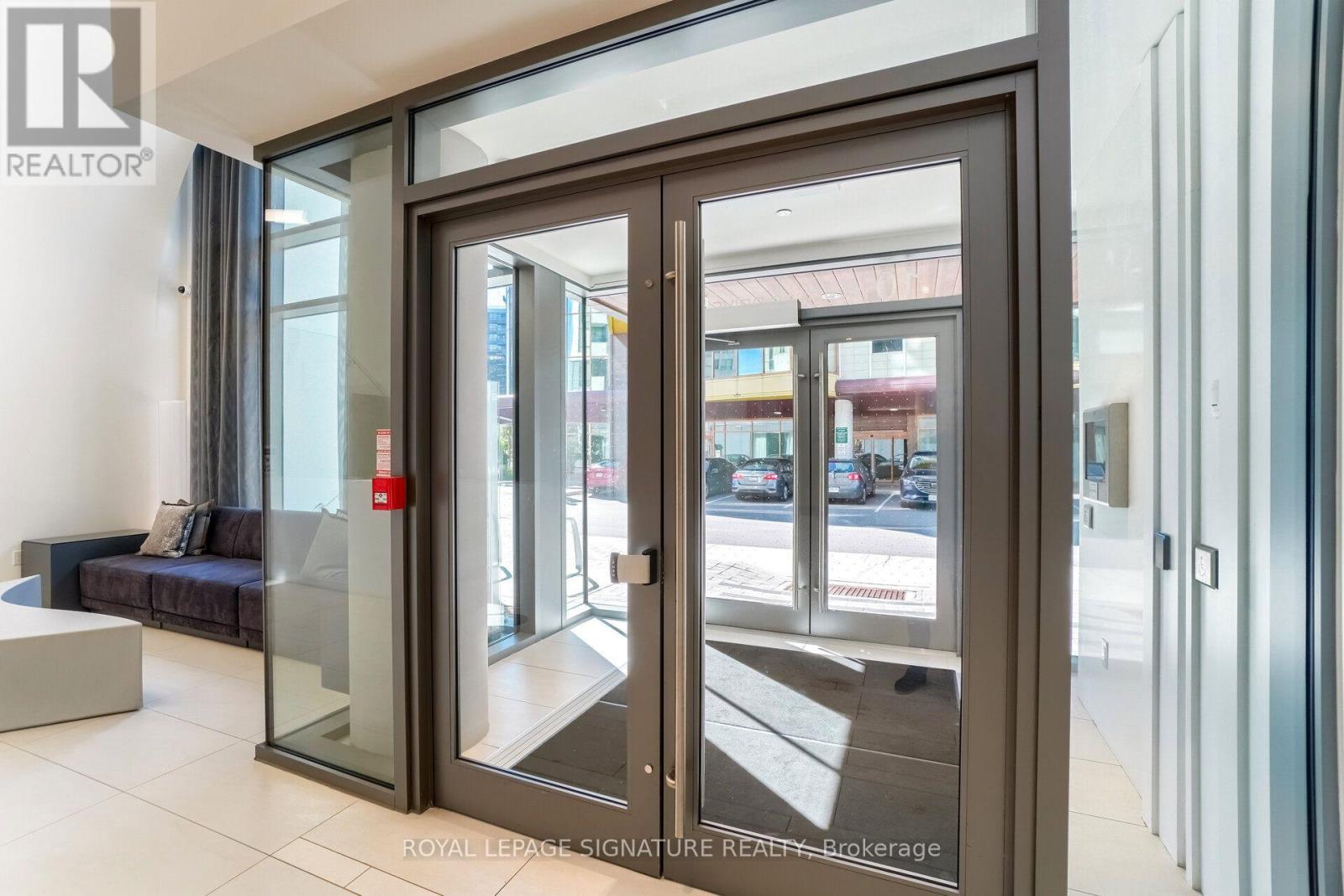 #615 10 DE BOERS DRIVE - 4