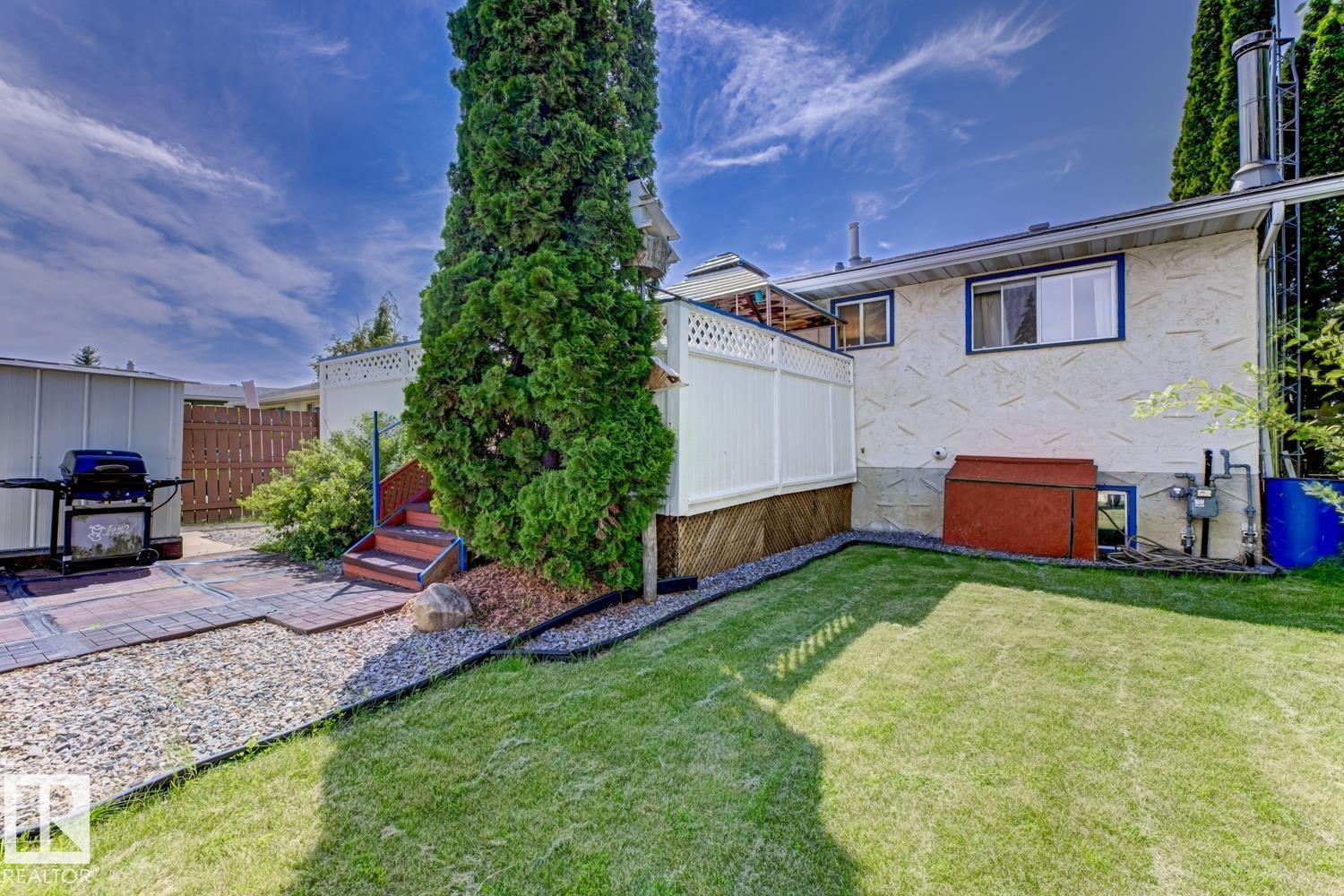 4923 52 ST - Image 3