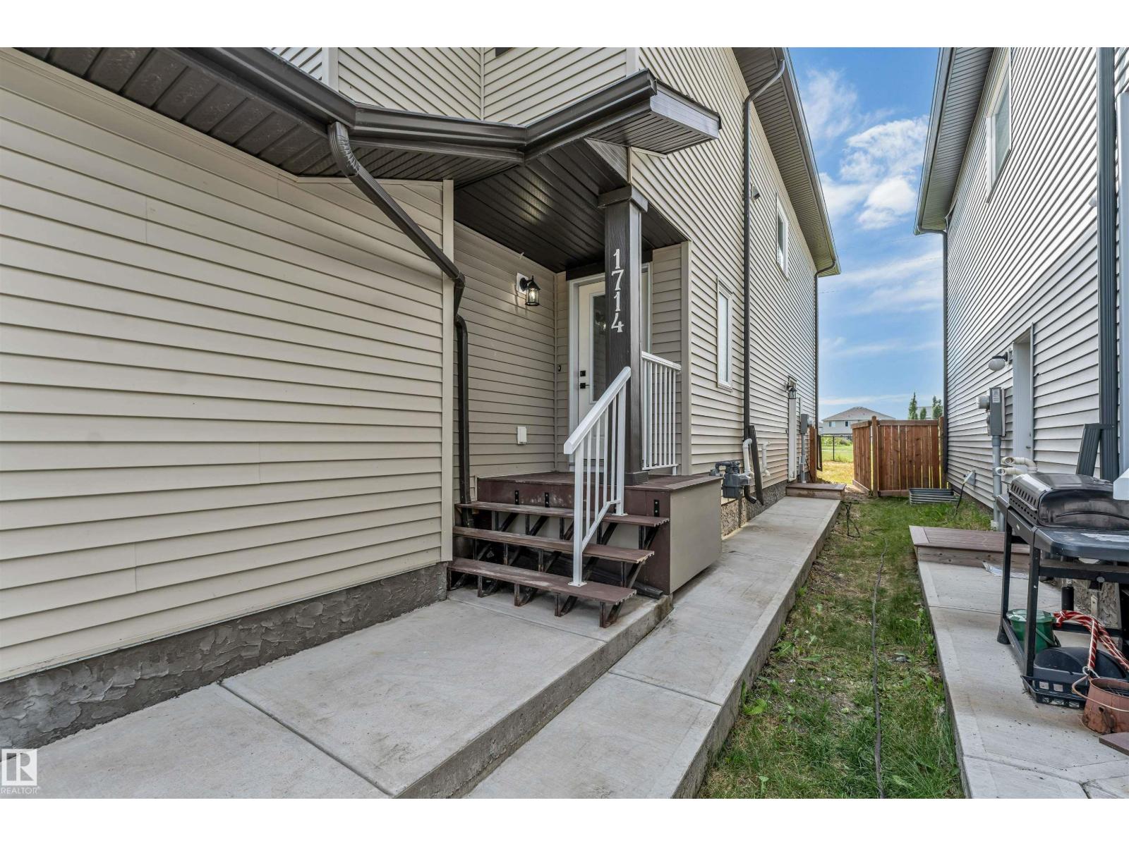 1714 27 st. NW, Laurel, Edmonton photo 3