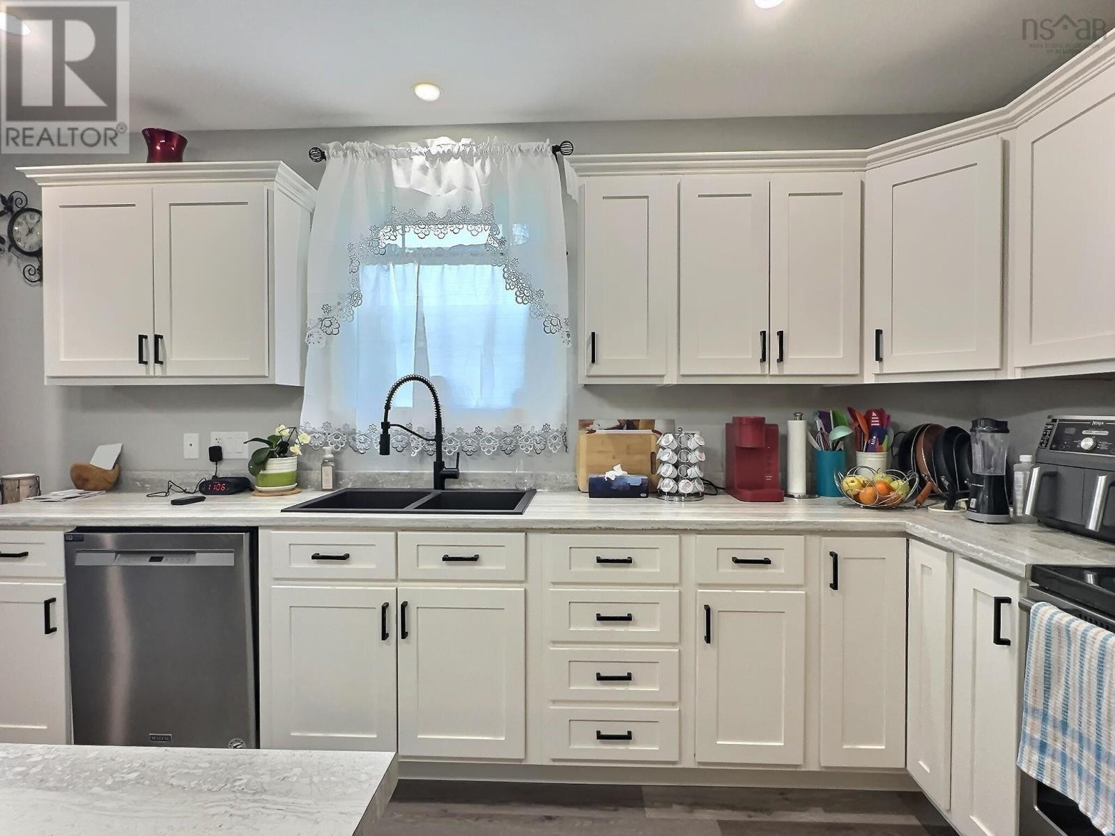24 Eagleview Drive - 3