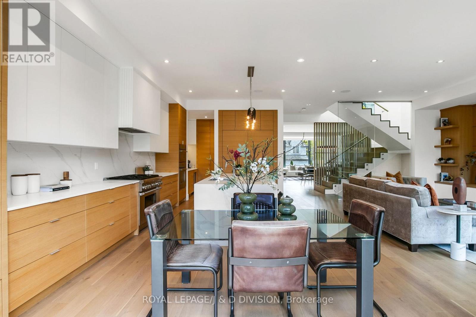 414 GLENGARRY AVENUE - 22