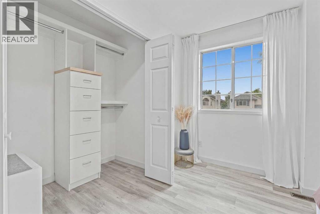 146 Erin Road SE - 14