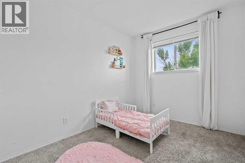 146 Erin Road SE - 17