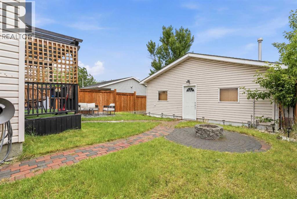146 Erin Road SE - 26