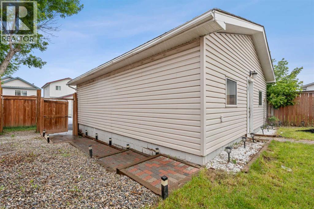 146 Erin Road SE - 30