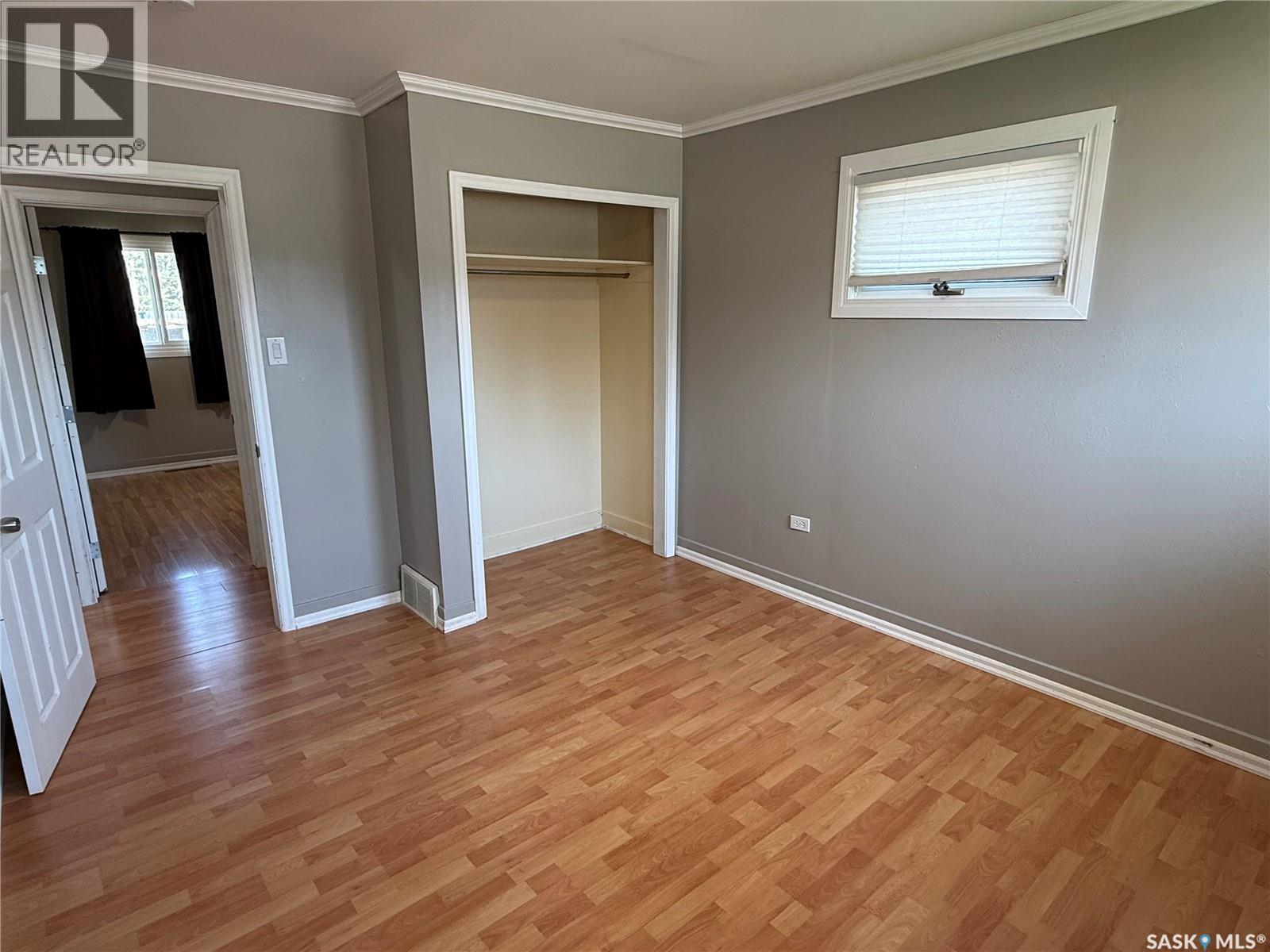 217 3A STREET E - 17