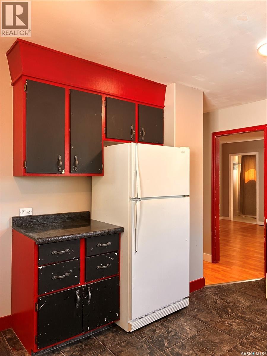 217 3A STREET E - 23