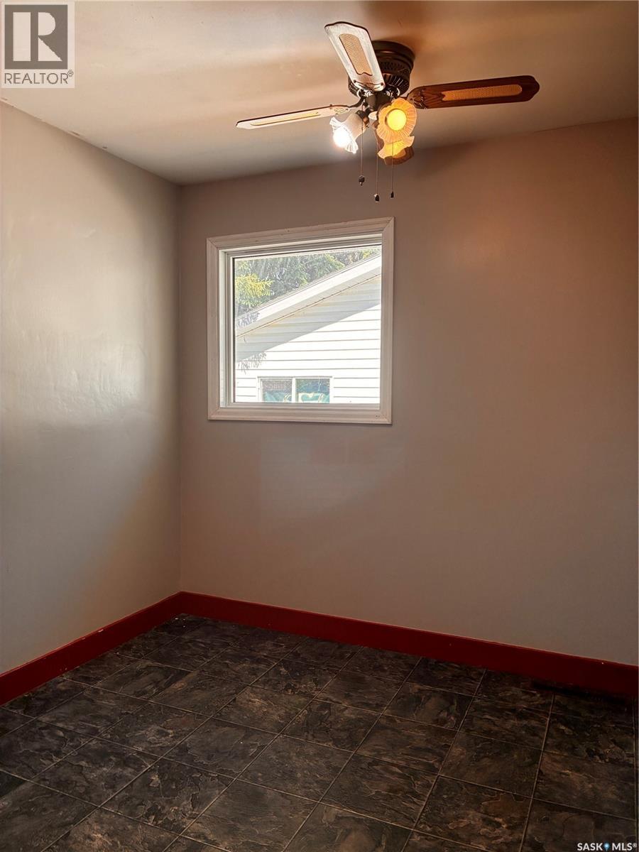 217 3A STREET E - 25