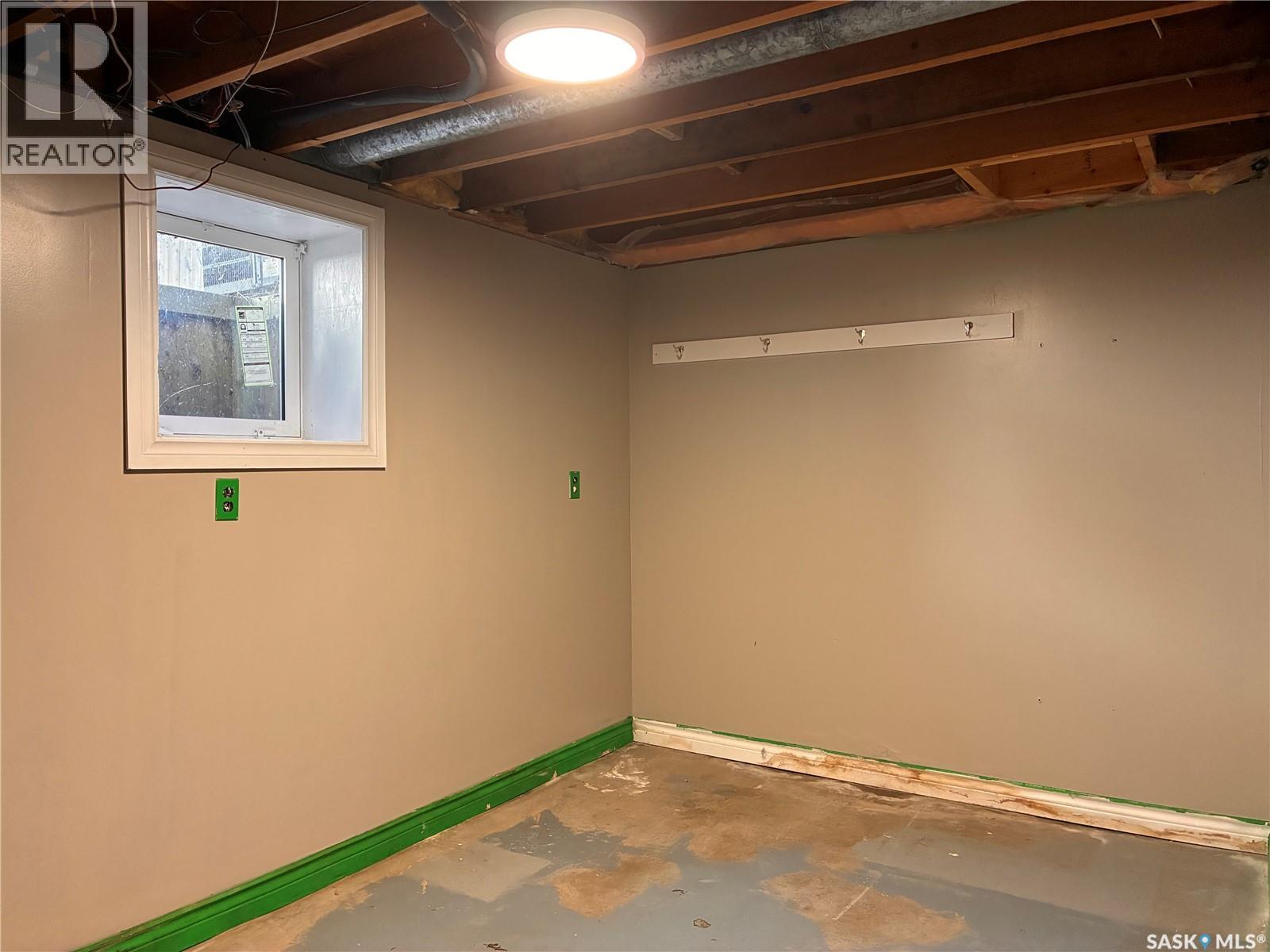 217 3A STREET E - 31