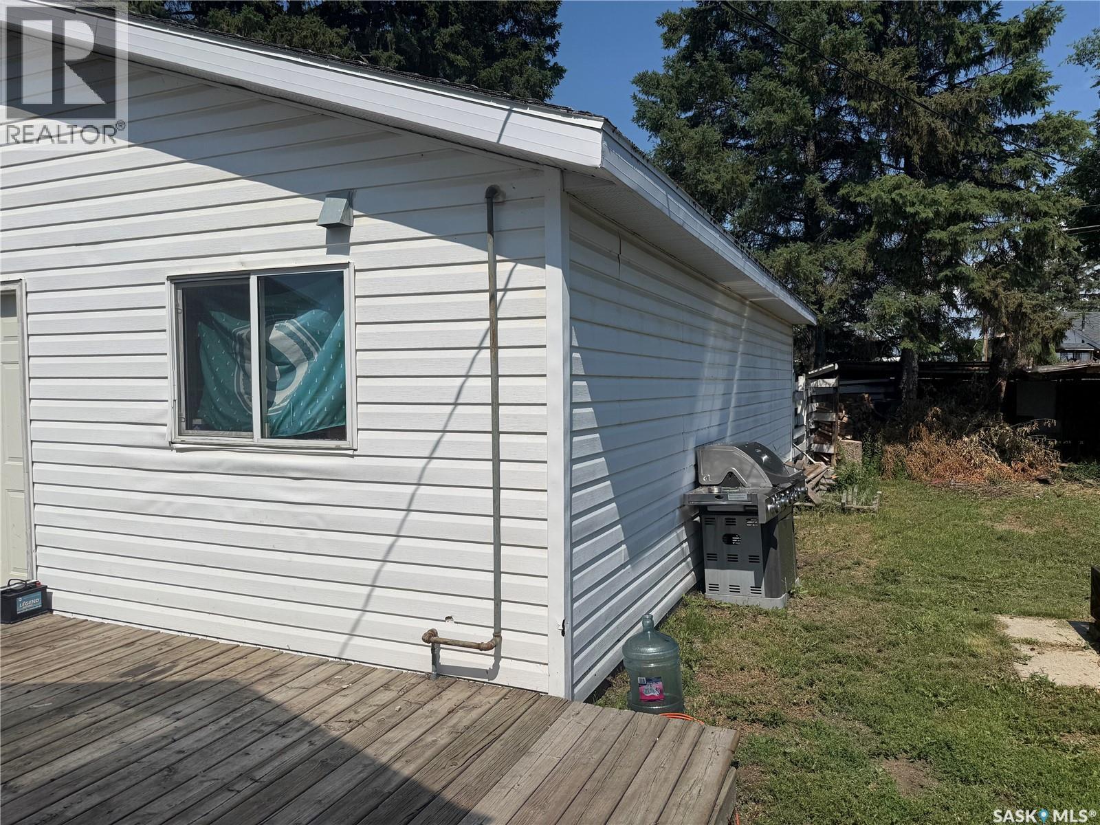 217 3A STREET E - 5