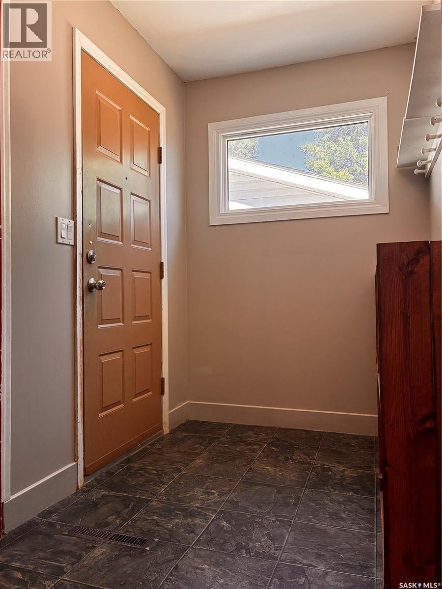 217 3A STREET E - 7