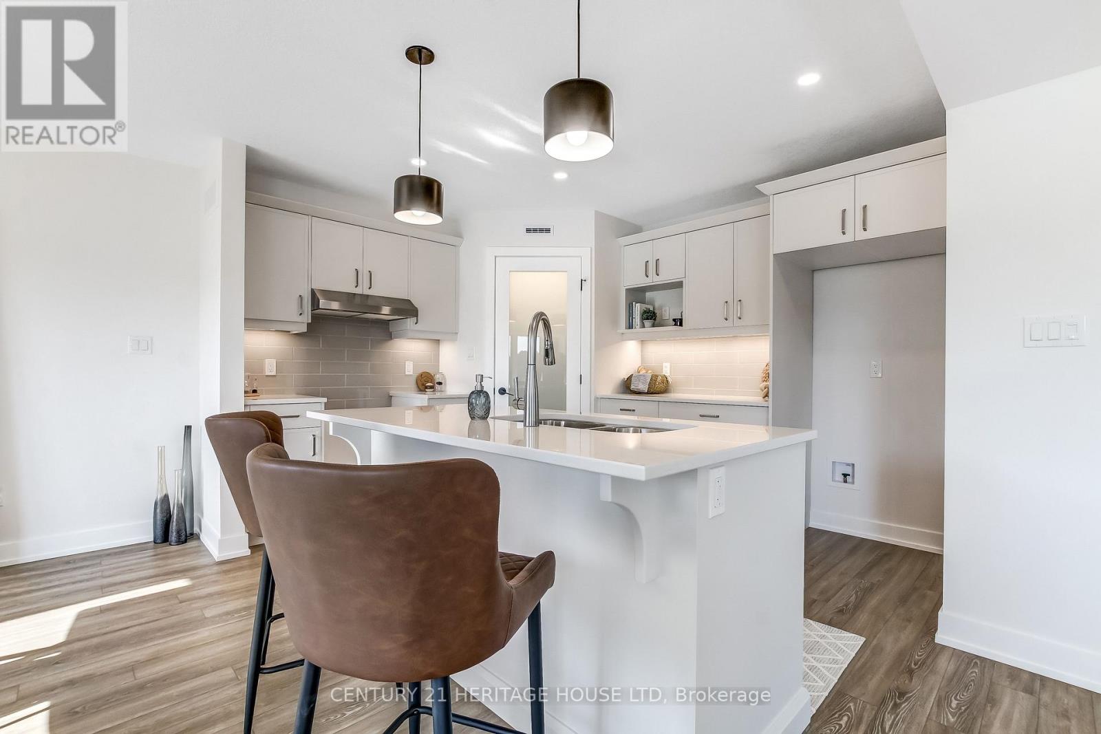 36 HAWKS GATE - 12