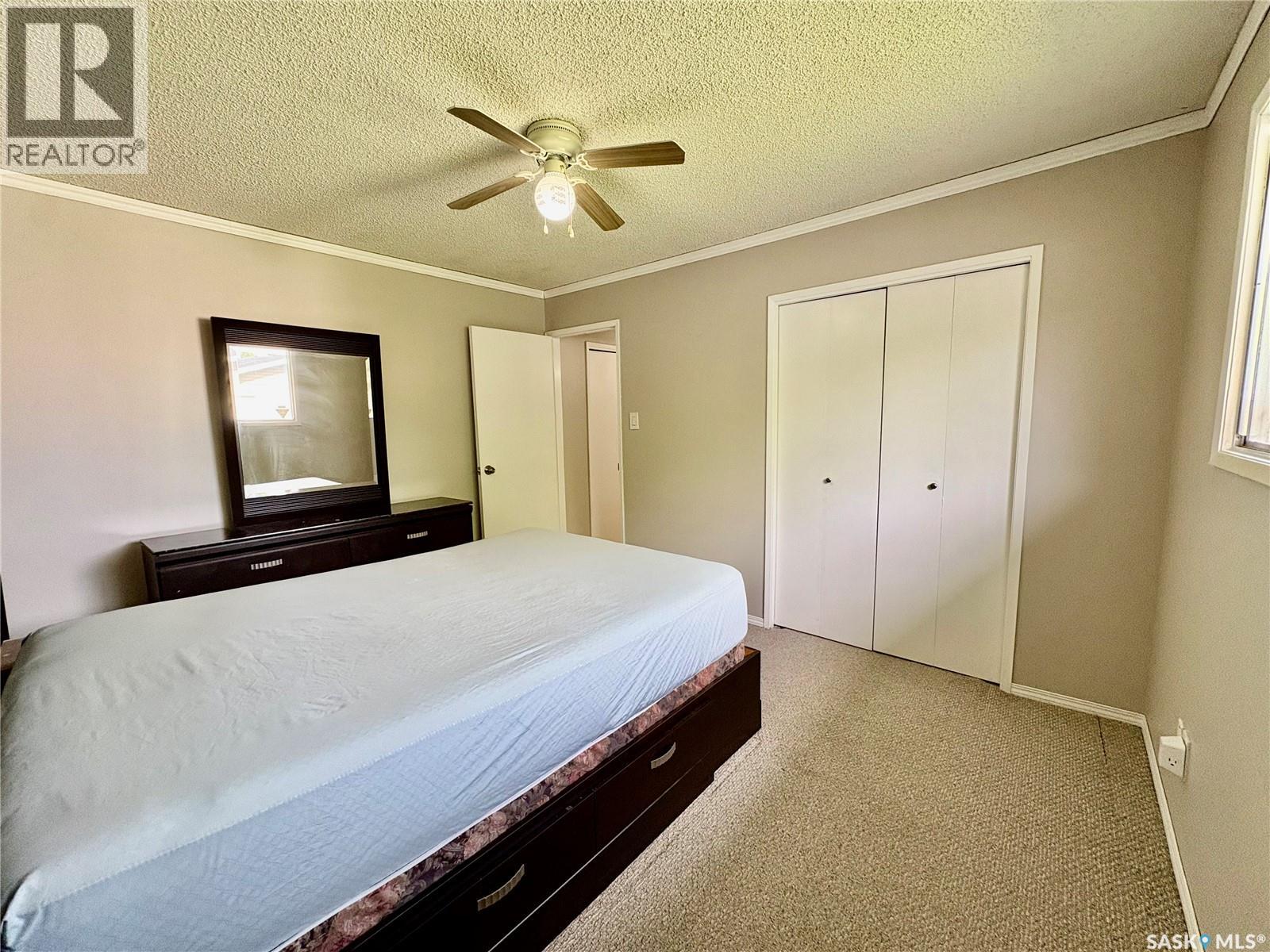 10 Mackie CRESCENT - 11