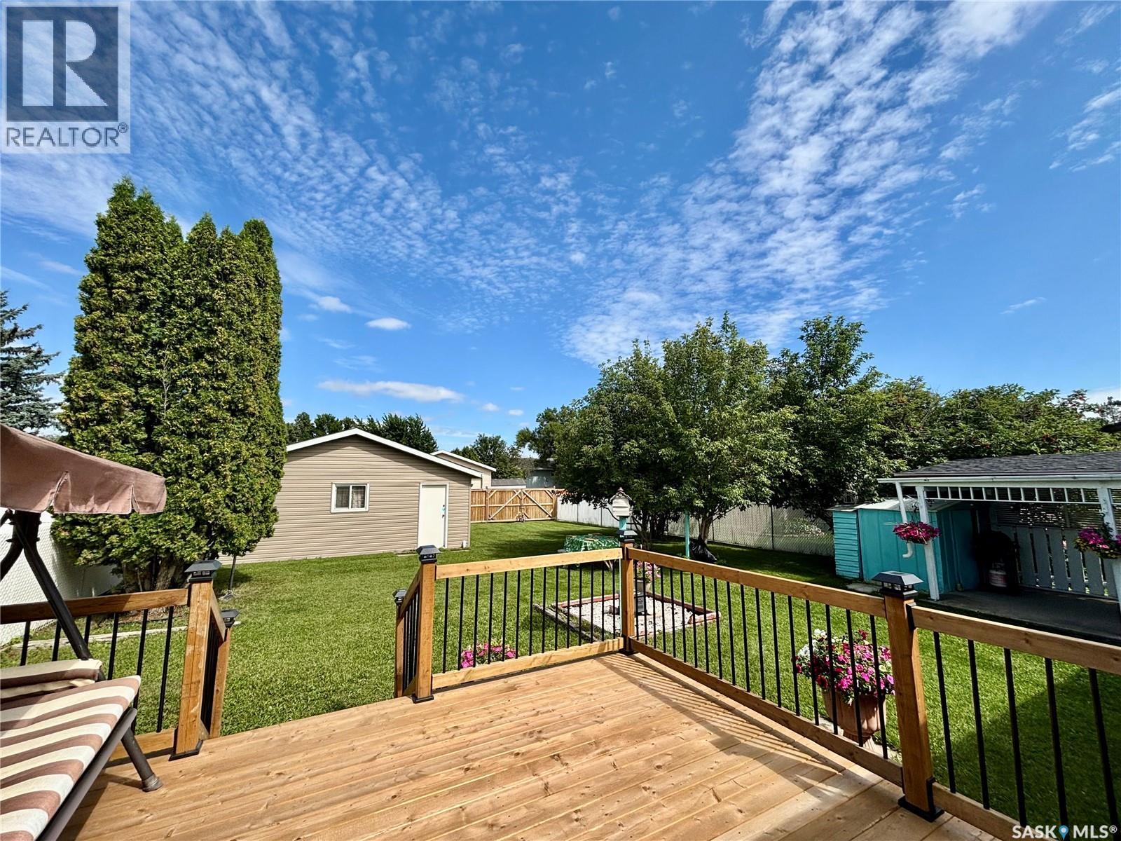 10 Mackie CRESCENT - 28