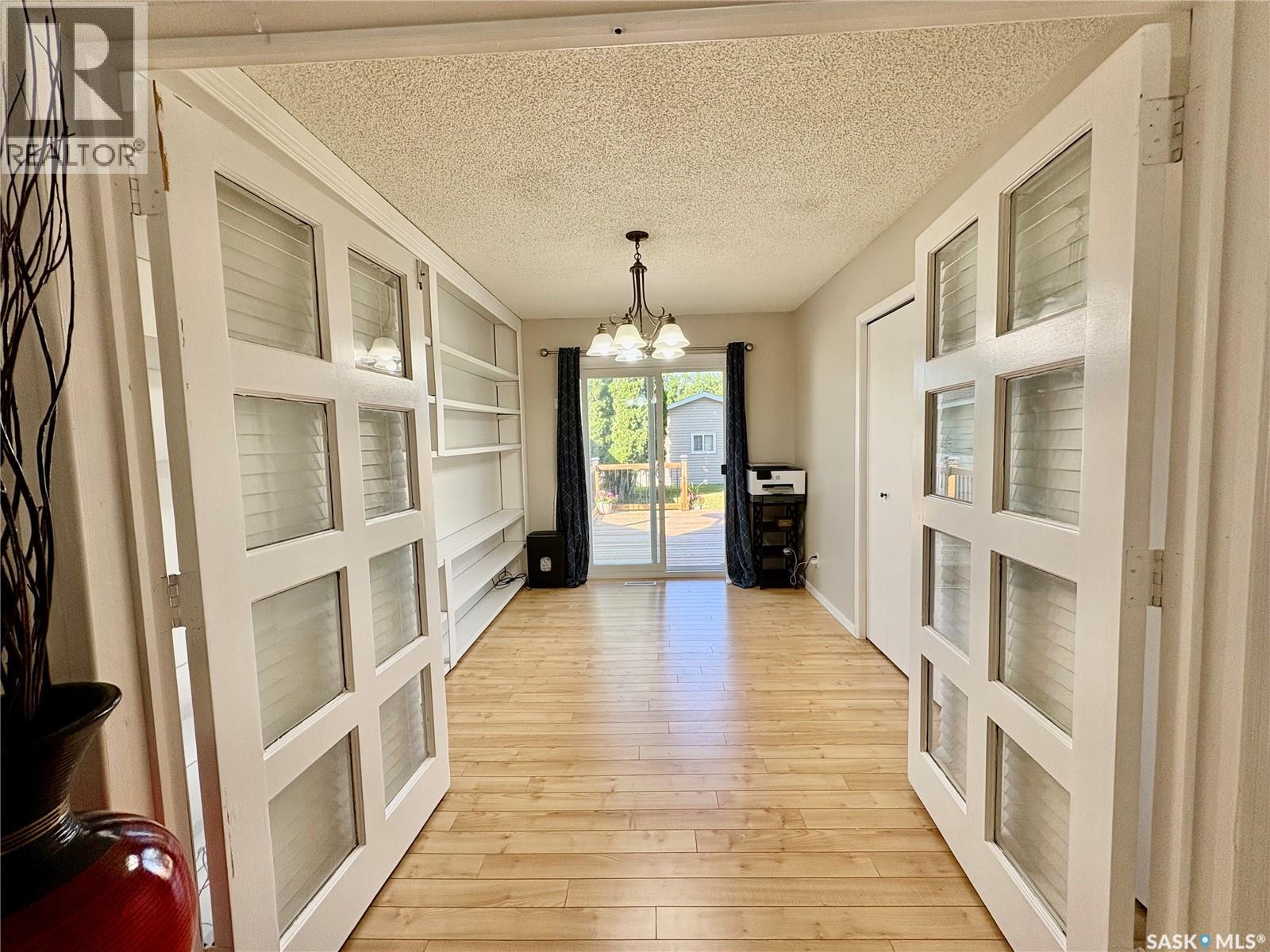 10 Mackie CRESCENT - 17