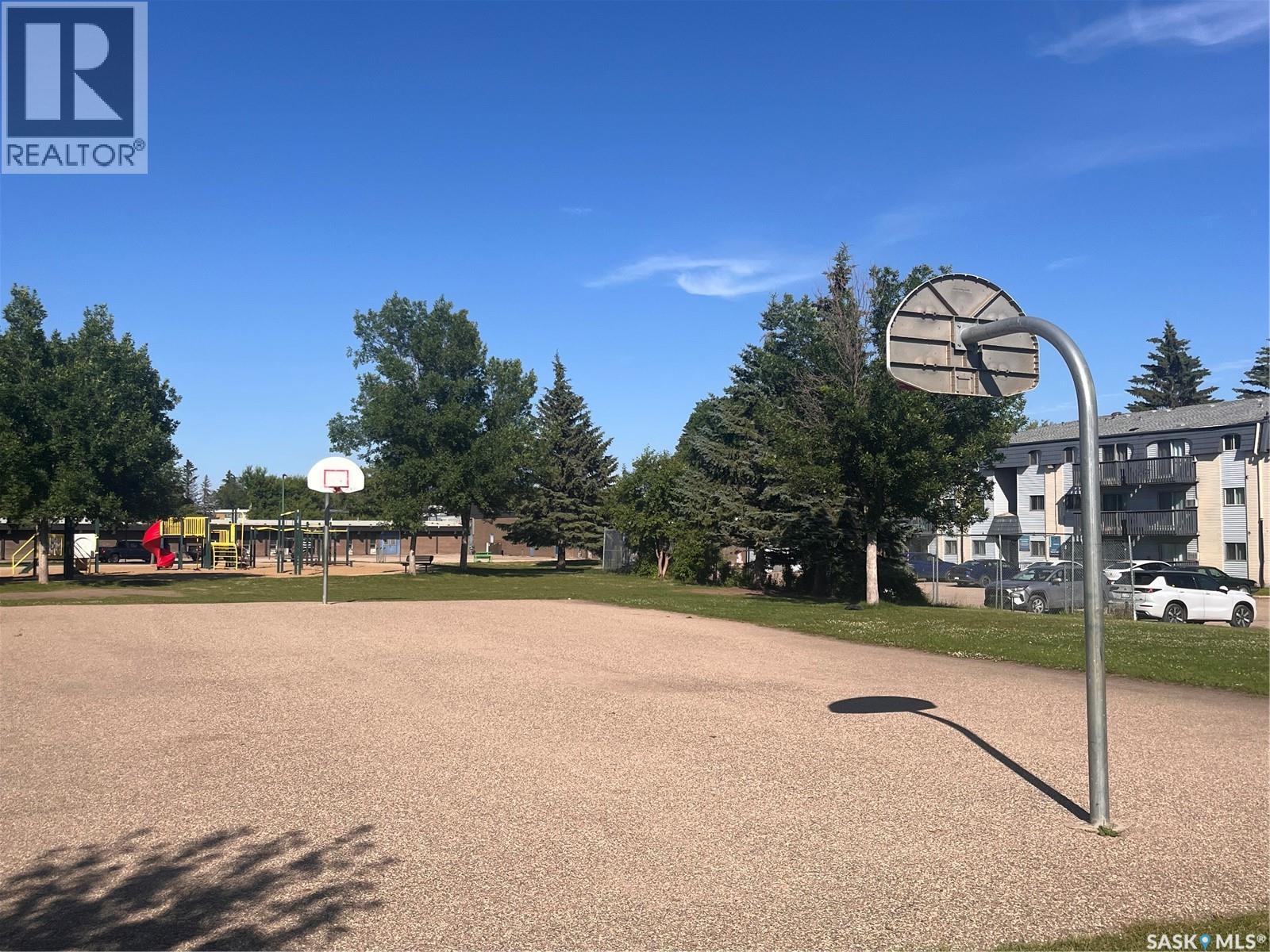 10 Mackie CRESCENT - 37