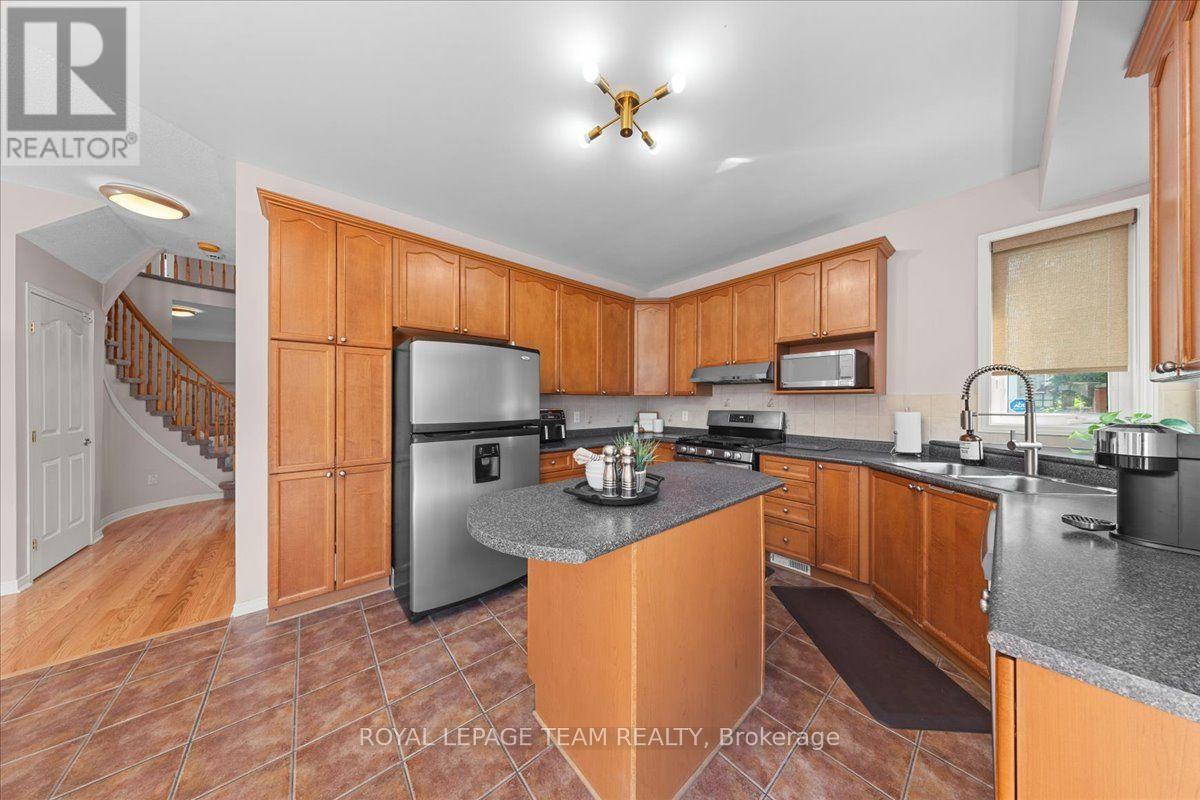 61 SHIRLEY'S BROOK DRIVE - 17