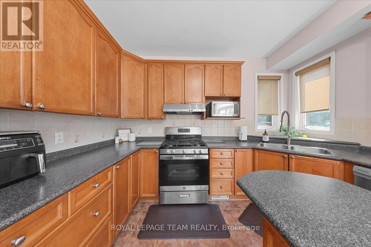 61 SHIRLEY'S BROOK DRIVE - 18