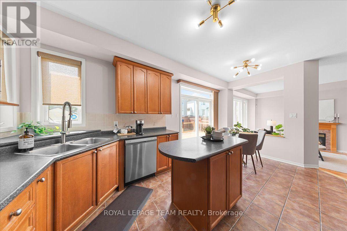 61 SHIRLEY'S BROOK DRIVE - 19