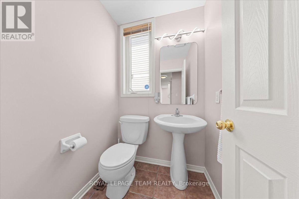 61 SHIRLEY'S BROOK DRIVE - 27