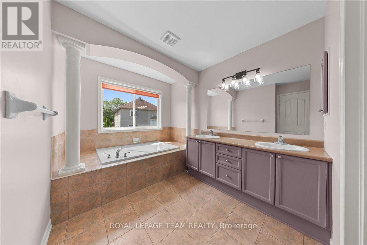 61 SHIRLEY'S BROOK DRIVE - 31