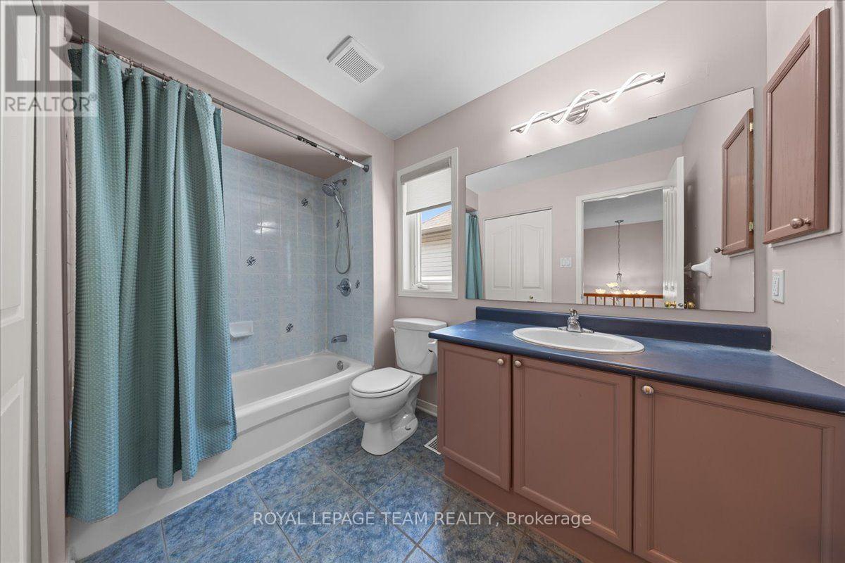 61 SHIRLEY'S BROOK DRIVE - 33
